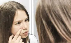 روتين العناية بالبشرة للفتيات